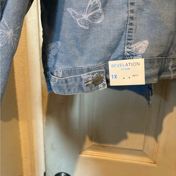 Denim Jacket NWOT With White Butterflies and Long Sleeves - Picture 6 of 12